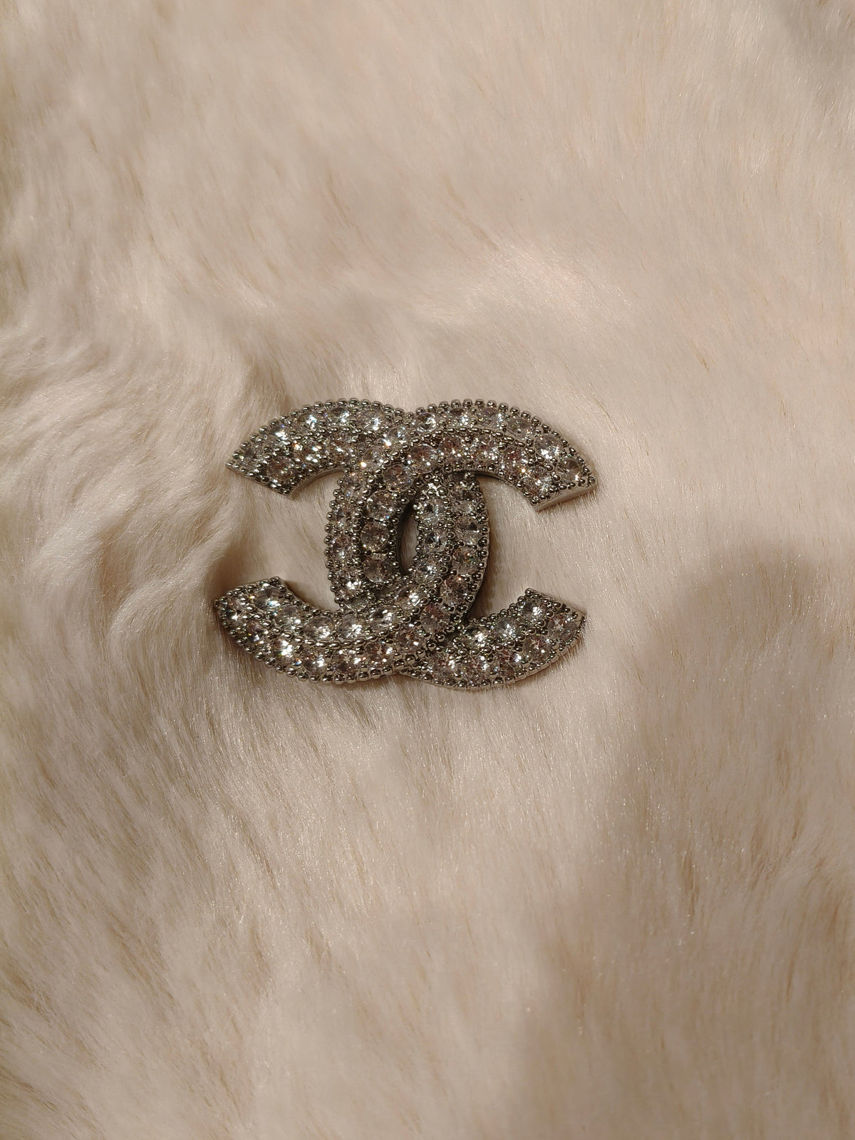 Rosalie broche