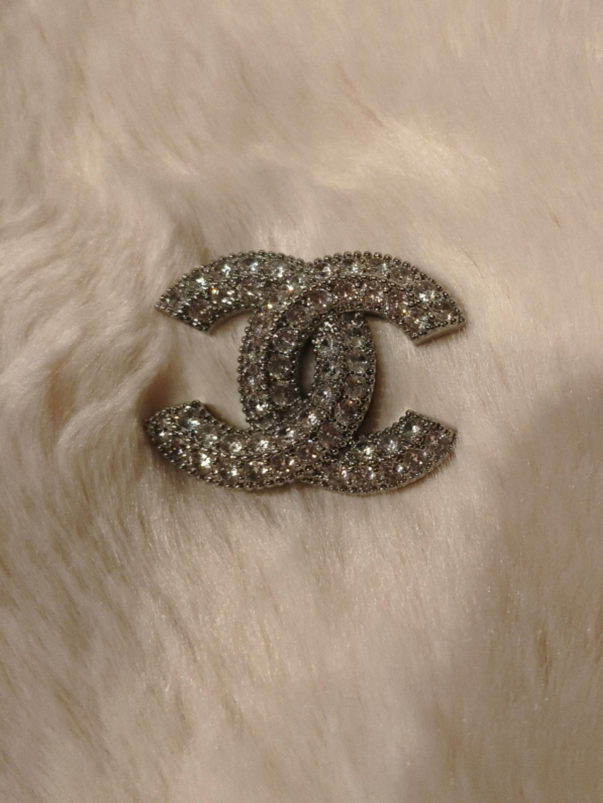 Rosalie broche