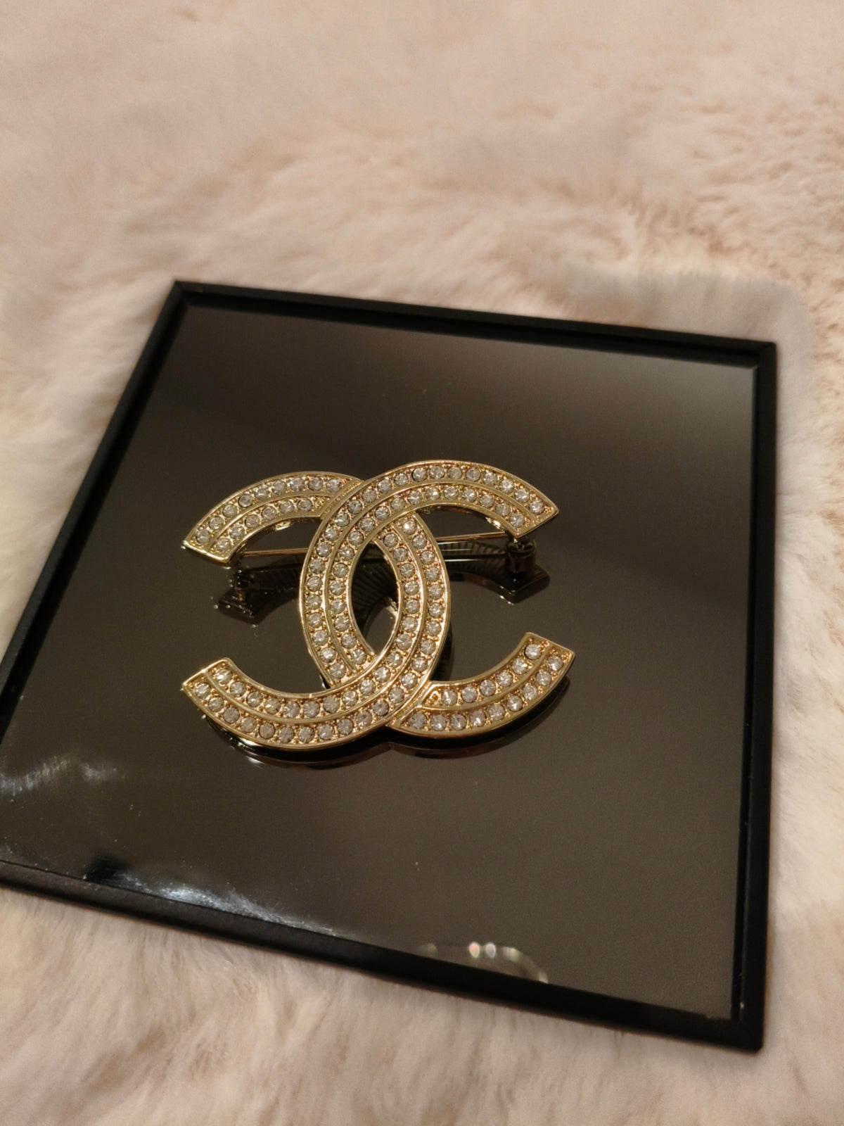Amelie broche